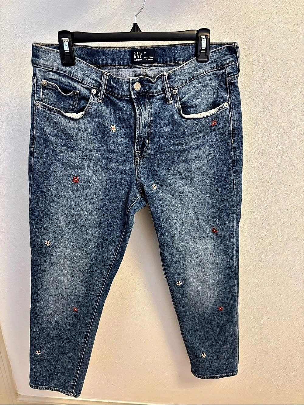 Gap Girlfriend Embroidered Boyfriend Jeans Blue Waist 31